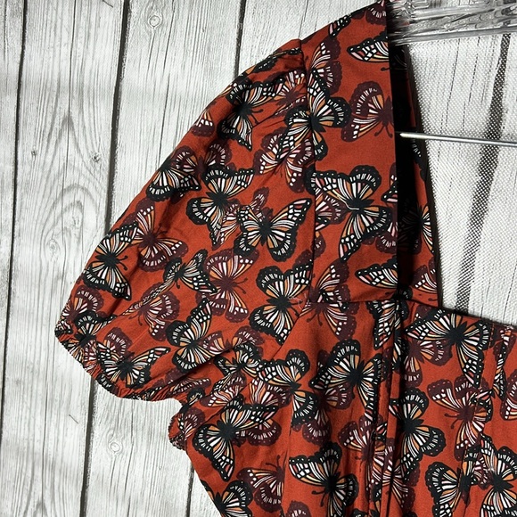 O.L.M. Smocked butterfly print cropped top size XL - Picture 4 of 6